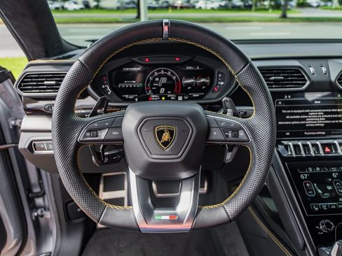 Used 2023 Lamborghini Urus S AWD/4WD image 24