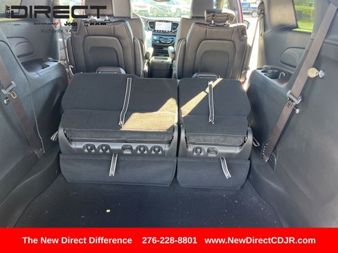 New 2026 Chrysler Pacifica Select image 30