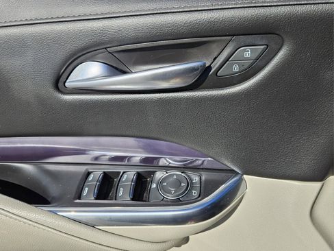 Used 2022 Cadillac XT4 Luxury w/ Driver Awareness Package image 23