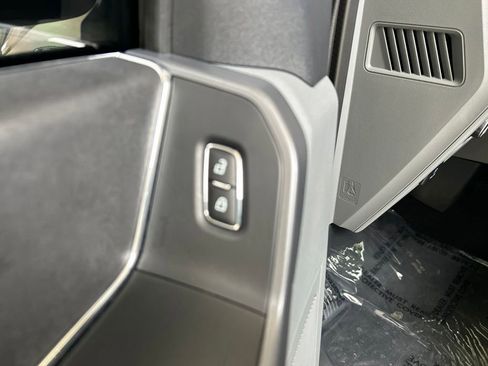 Used 2025 Ford F150 XLT w/ Equipment Group 301A Standard AWD/4WD image 40