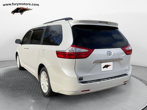 Used 2015 Toyota Sienna Limited image 5