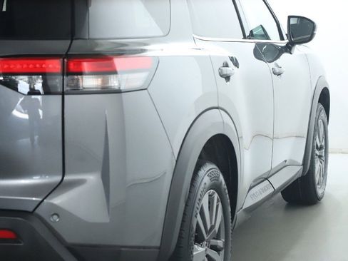 Certified 2025 Nissan Pathfinder SV FWD image 47