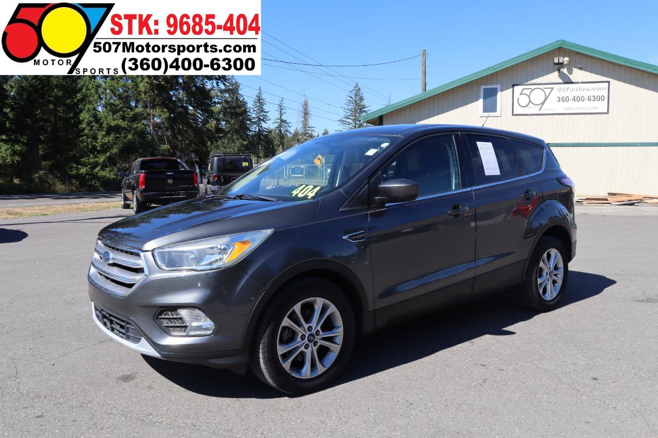 Used 2017 Ford Escape SE FWD image 2