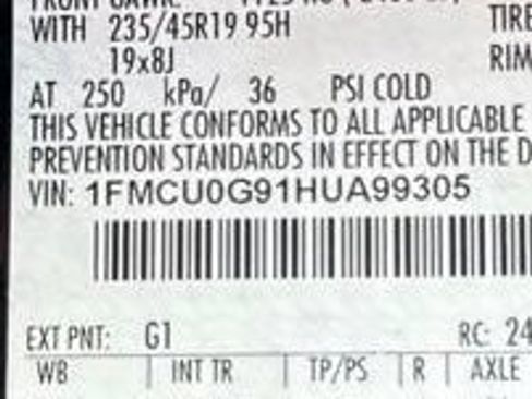 Used 2017 Ford Escape SE w/ SE Sport Appearance Package FWD image 17