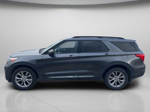 Used 2020 Ford Explorer XLT w/ Equipment Group 202A image 12