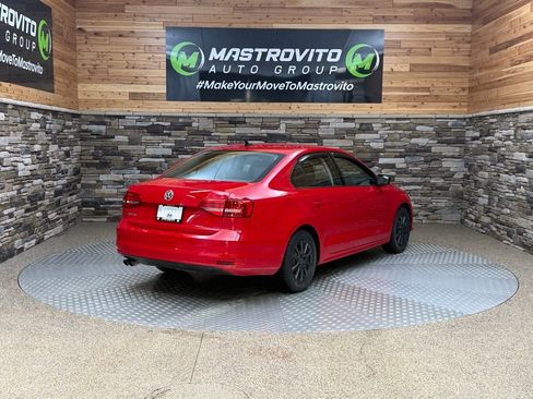 Used 2015 Volkswagen Jetta S image 9