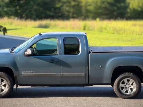 Used 2013 GMC Sierra 1500 SLE w/ Power Tech Package AWD/4WD image 3