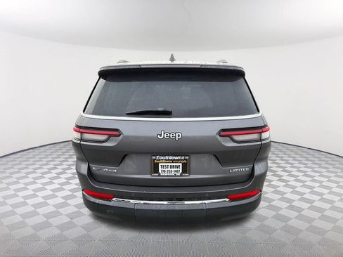 Used 2022 Jeep Grand Cherokee L Limited AWD/4WD image 6