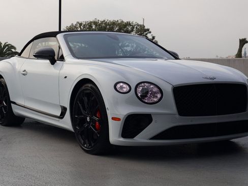 Used 2024 Bentley Continental GT V8 image 1