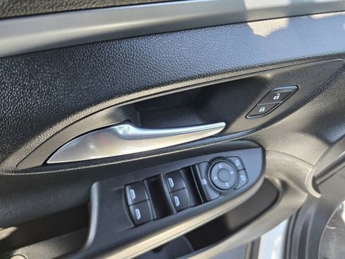 Used 2025 Buick Envista Preferred FWD image 34