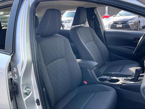 Used 2025 Toyota Corolla LE image 9