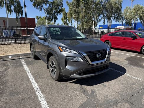 Used 2023 Nissan Rogue SV AWD/4WD image 3