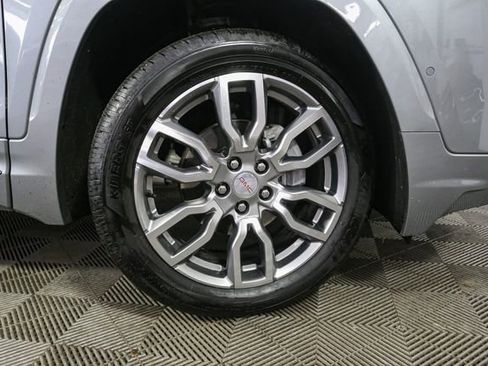 Used 2024 GMC Terrain Denali w/ Denali Premium Package AWD/4WD image 15
