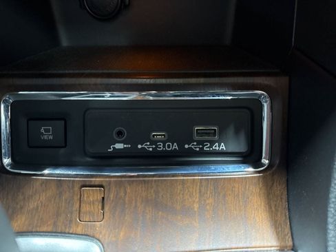 Certified 2025 Subaru Ascent Touring AWD/4WD image 17