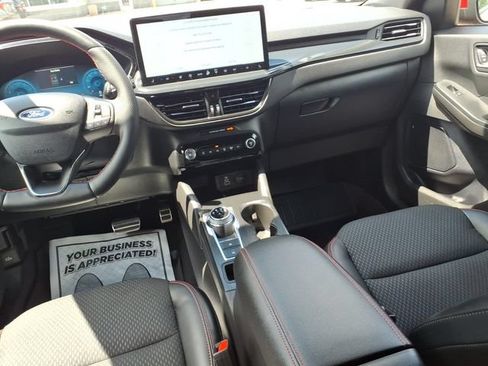 Certified 2024 Ford Escape ST-Line Elite AWD/4WD image 10