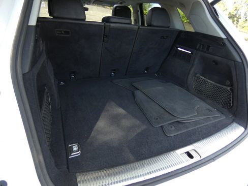 Used 2020 Audi Q5 e Premium Plus image 73