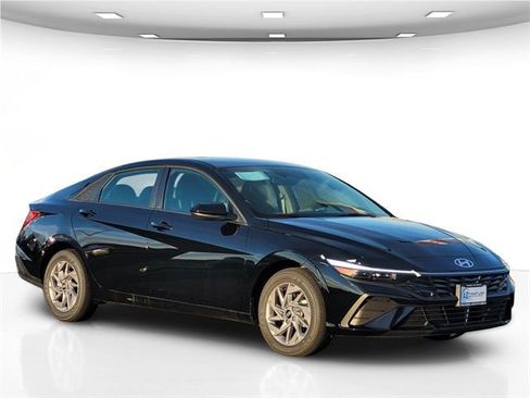 New 2026 Hyundai Elantra Blue image 8