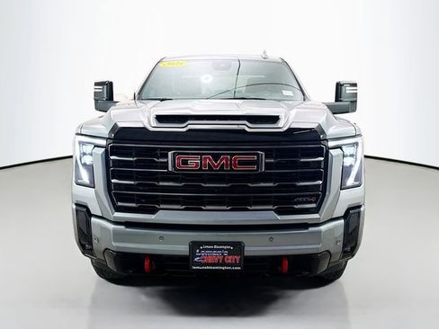 Used 2025 GMC Sierra 2500 AT4 AWD/4WD image 2