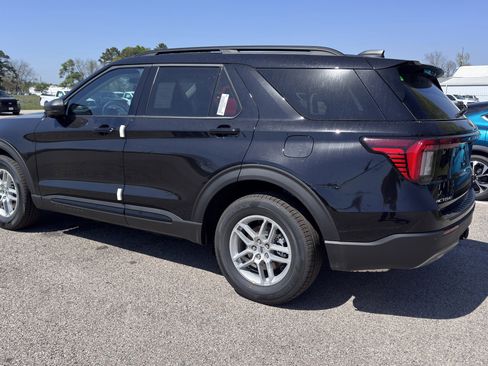 New 2026 Ford Explorer Active image 5