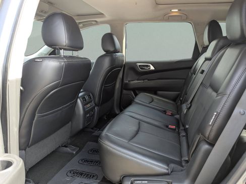 Used 2020 Nissan Pathfinder Platinum AWD/4WD image 18