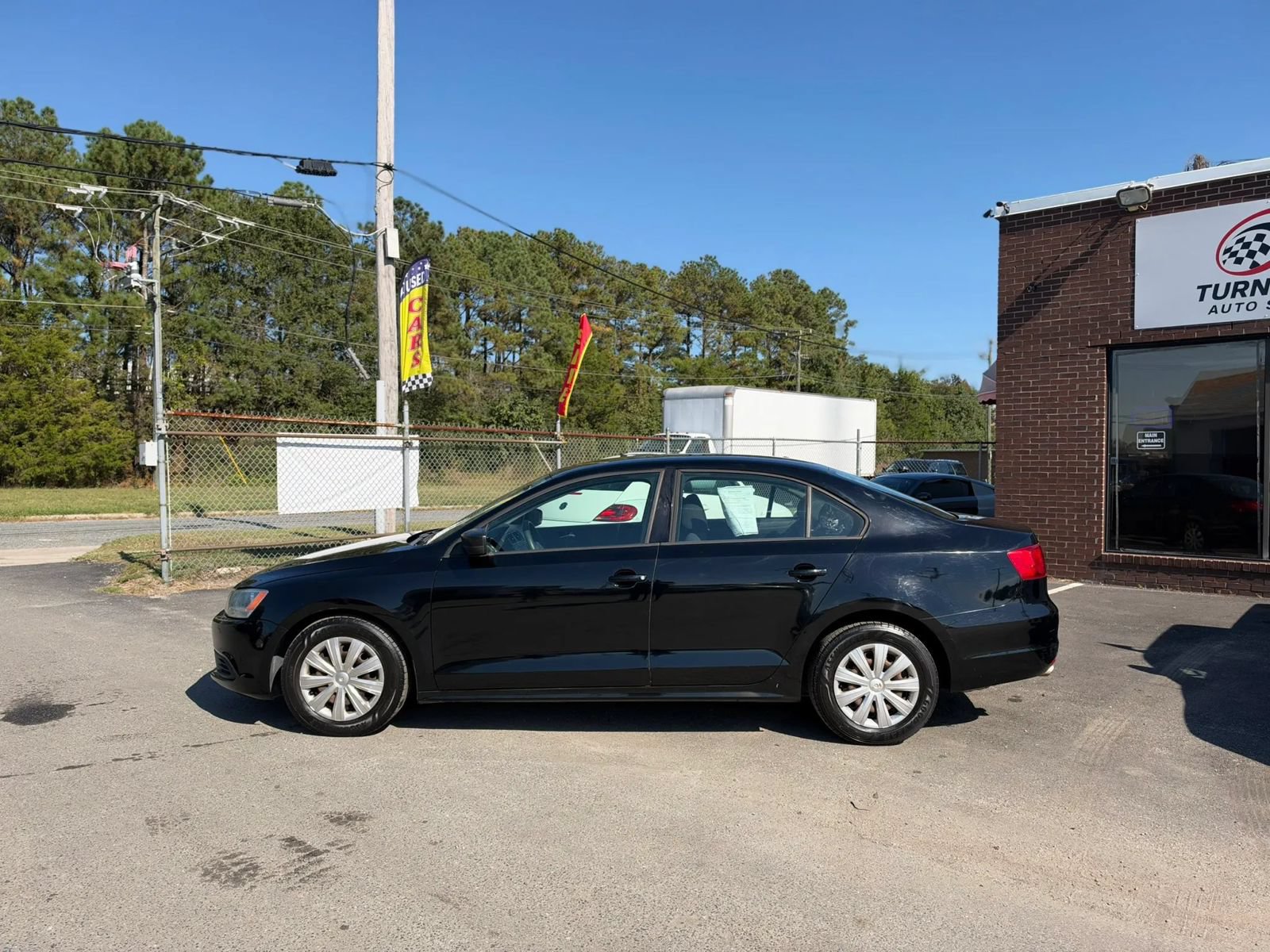 Used 2011 Volkswagen Jetta S FWD image 2