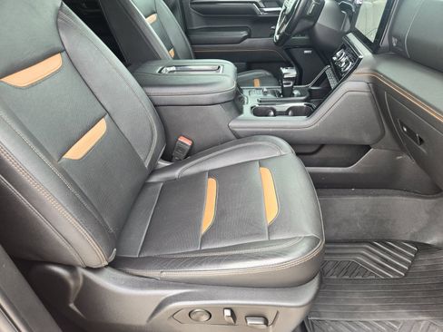 Used 2022 GMC Sierra 1500 AT4 w/ Technology Package AWD/4WD image 15