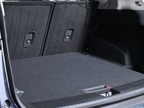 Certified 2023 Nissan Rogue SV image 29