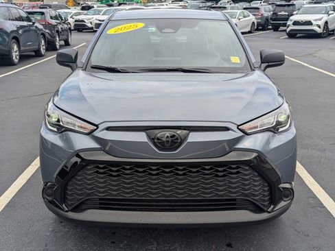 Used 2025 Toyota Corolla Cross AWD Hybrid image 2