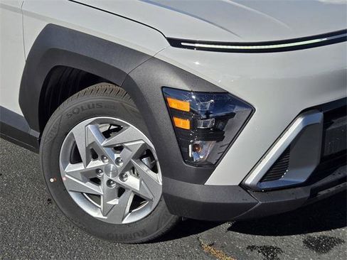 New 2026 Hyundai Kona SE image 9