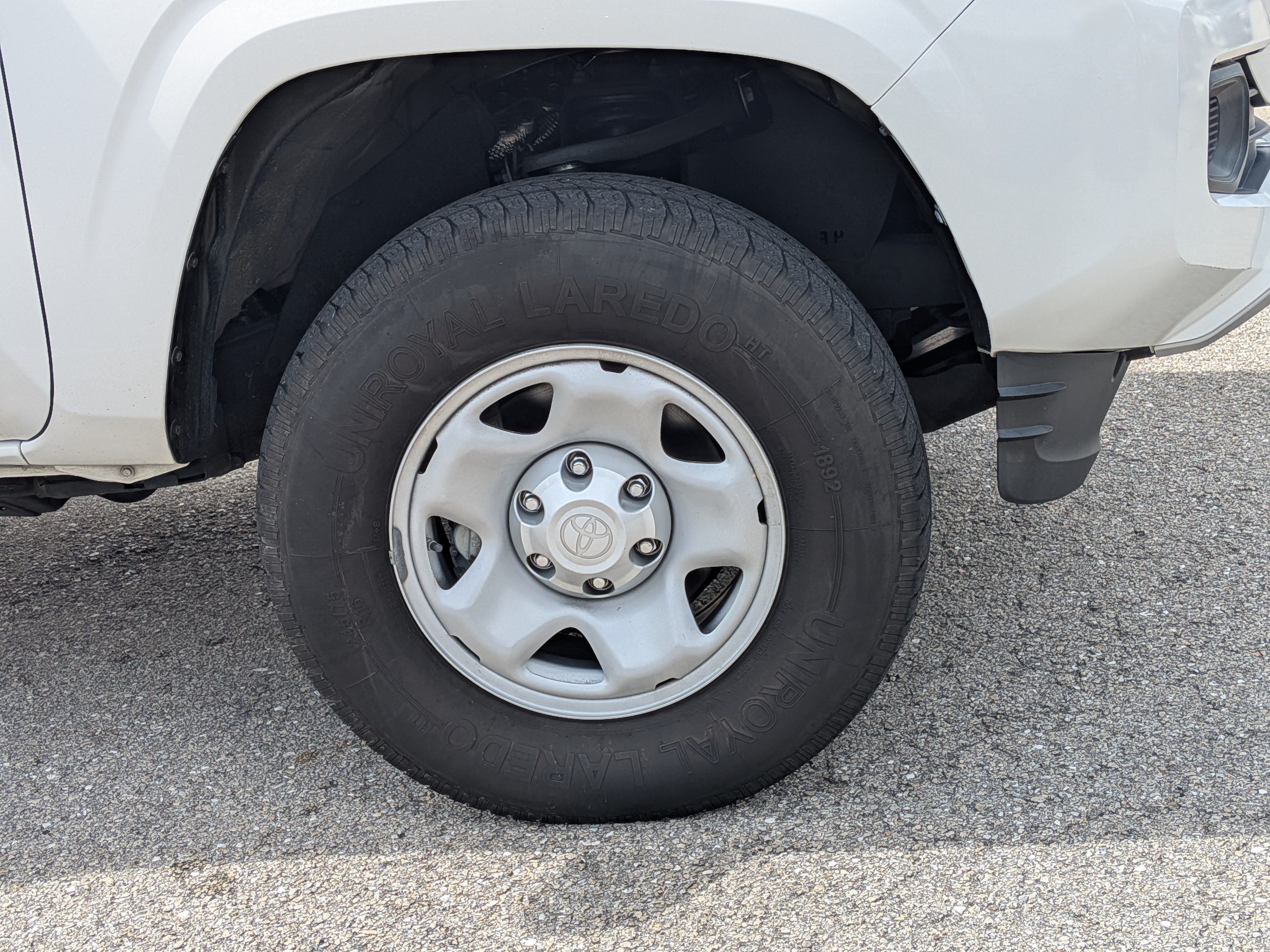 Used 2023 Toyota Tacoma SR AWD/4WD image 11