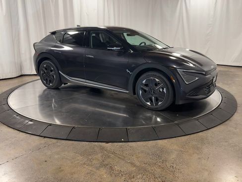 New 2025 Kia EV6 Light image 2
