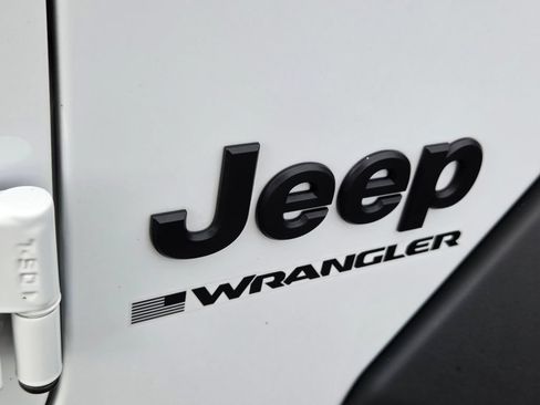 Used 2024 Jeep Wrangler Sport AWD/4WD image 16