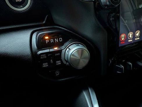 Used 2020 RAM 1500 Laramie AWD/4WD image 11