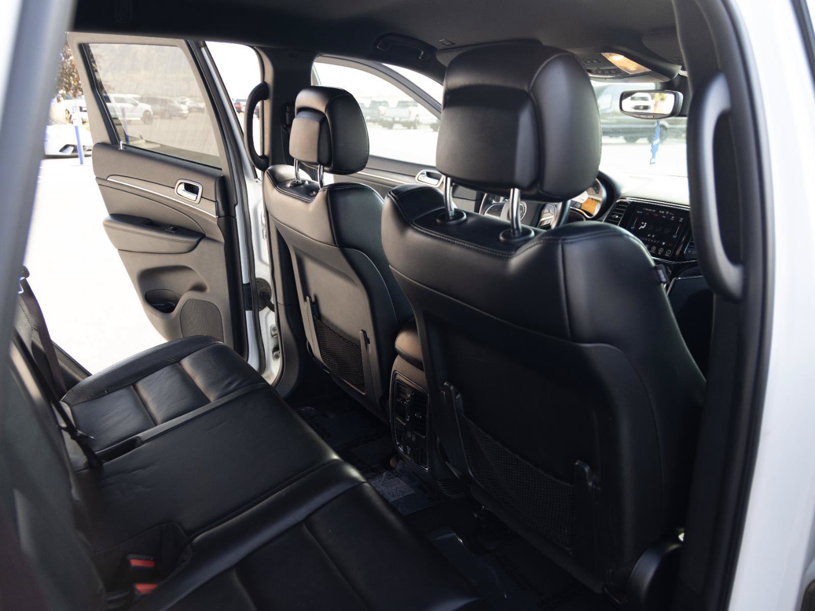 Used 2019 Jeep Grand Cherokee Limited AWD/4WD image 18