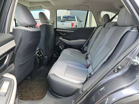 Used 2025 Subaru Outback Premium AWD/4WD image 17