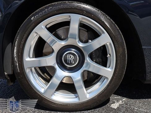 Used 2016 Rolls-Royce Dawn RWD image 38