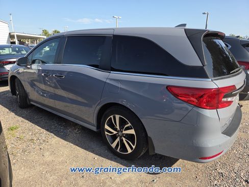 Used 2024 Honda Odyssey Touring image 9