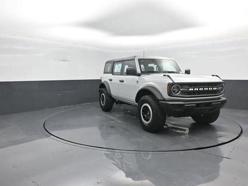 New 2026 Ford Bronco 4-Door w/ Sasquatch Package AWD/4WD image 3