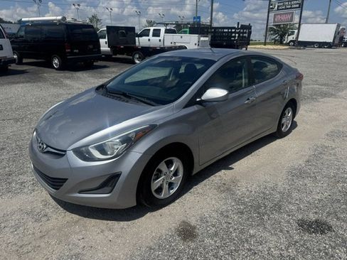 Used 2015 Hyundai Elantra SE FWD image 3