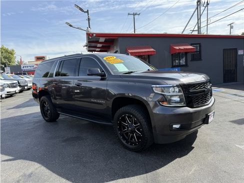 Used 2017 Chevrolet Suburban LT image 61