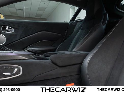 Used 2019 Aston Martin V8 Vantage Coupe RWD image 45