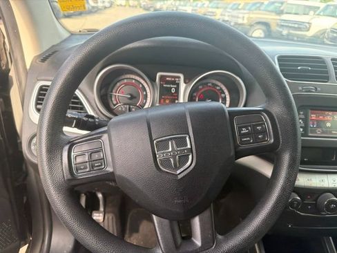 Used 2020 Dodge Journey SE FWD image 17