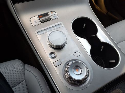 Certified 2026 Genesis GV70 2.5T Advanced image 25