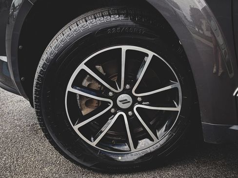 Used 2018 Dodge Journey SE w/ Blacktop Package FWD image 17