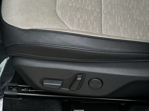 Used 2023 Kia Niro Wave w/ Wave Preserve Package FWD image 19
