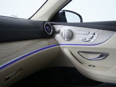 Used 2023 Mercedes-Benz E 450 Cabriolet image 29