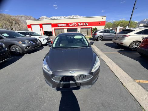 Used 2017 Ford Focus SE FWD image 9