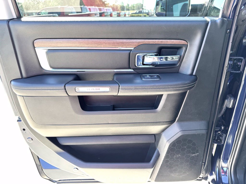 Used 2018 RAM 1500 Laramie w/ Convenience Group AWD/4WD image 18