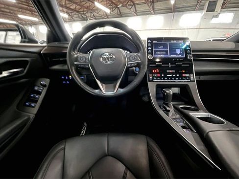 Used 2021 Toyota Avalon XLE w/ Moonroof Package image 8