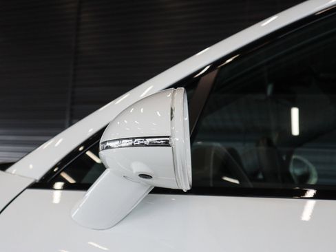 Certified 2025 Porsche Macan S AWD/4WD image 29